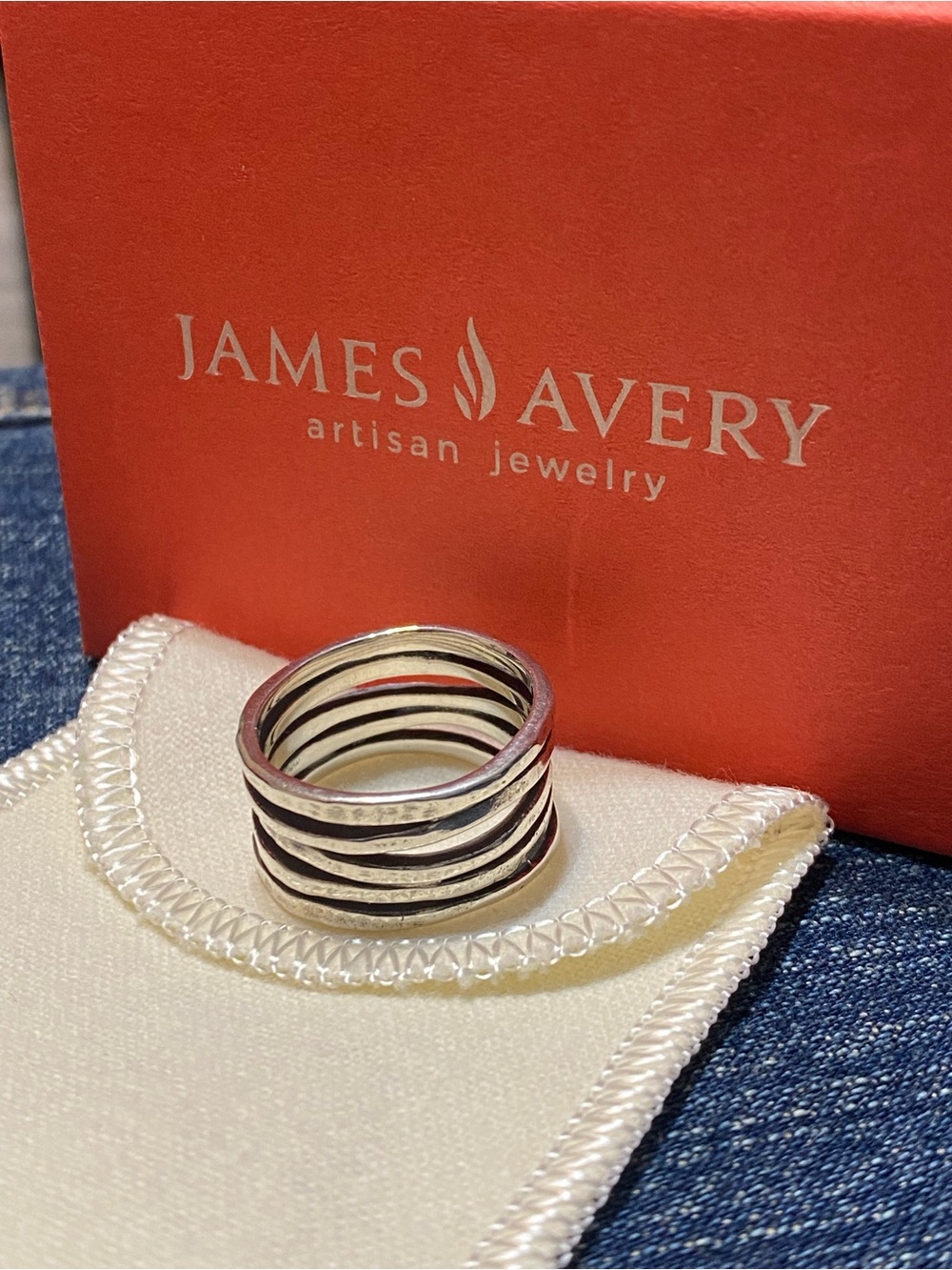James Avery Retired Stacked
Hammered ring sz 9 - Picture 2 of 4